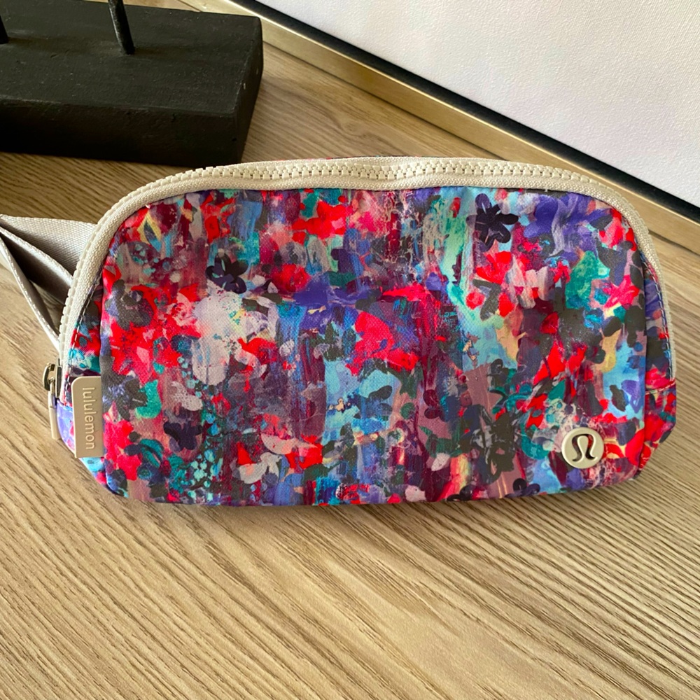 NEW Lululemon everywhere belt bag